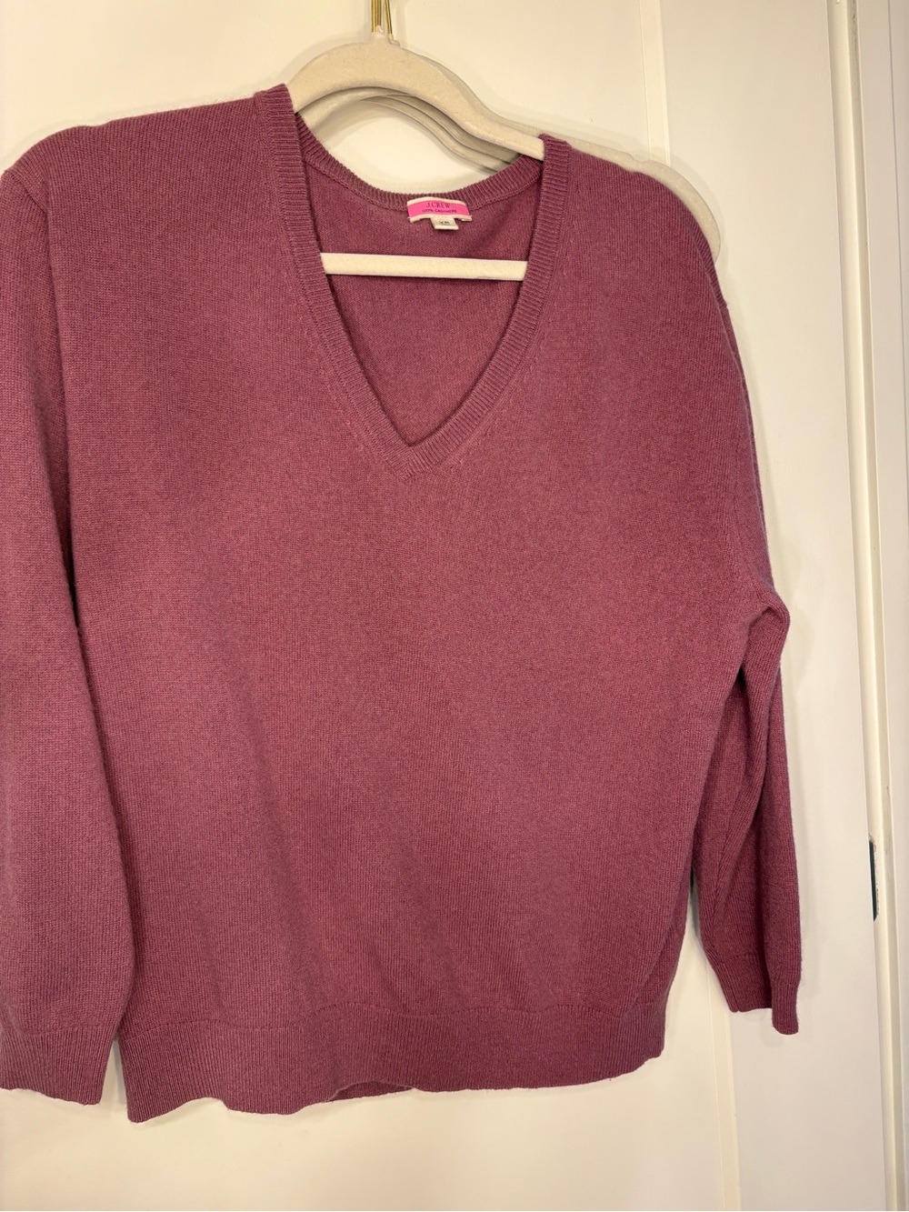 J. Crew Women's V-Neck Sweater in Mauve Pink Cashmere